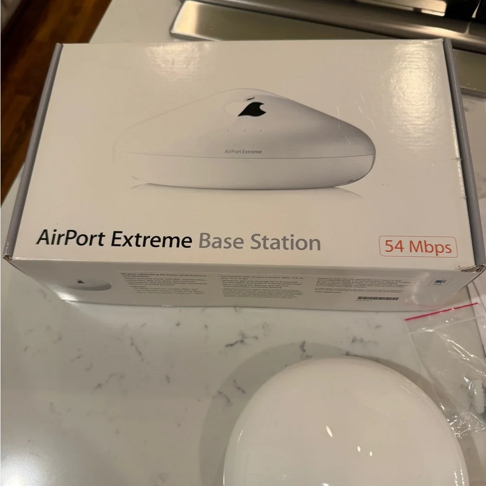 Apple Airport Extreme Base Station Model A1034 54 Mpbs
